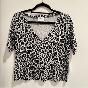 Revolve LNA V Neck Leopard Print Boxy Tee Black Small